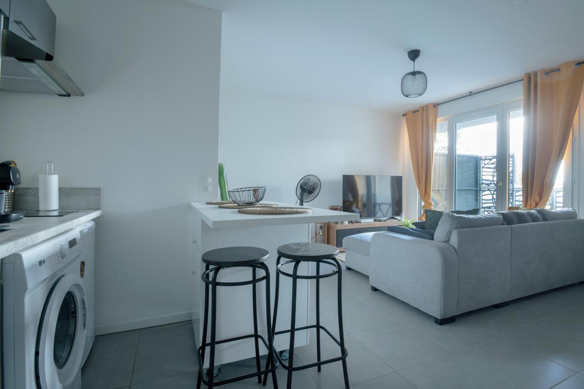T2 Cosy Bordeaux - Tram & Parking Leilighet Cenon Eksteriør bilde